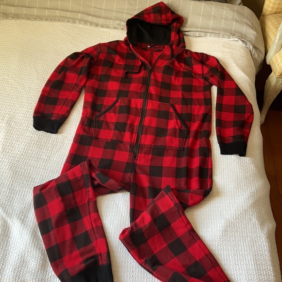 Super comfy onesie. Worn once - Picture 3 of 3